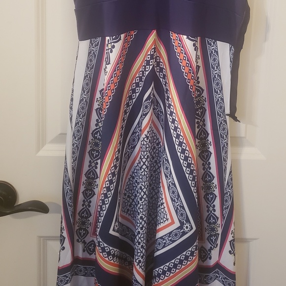 Dress - Picture 5 of 5